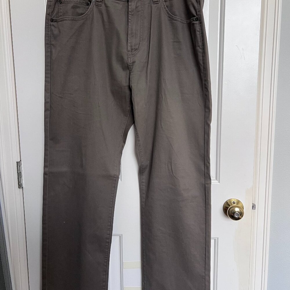 Men's Kirkland Brand Tan Jeans